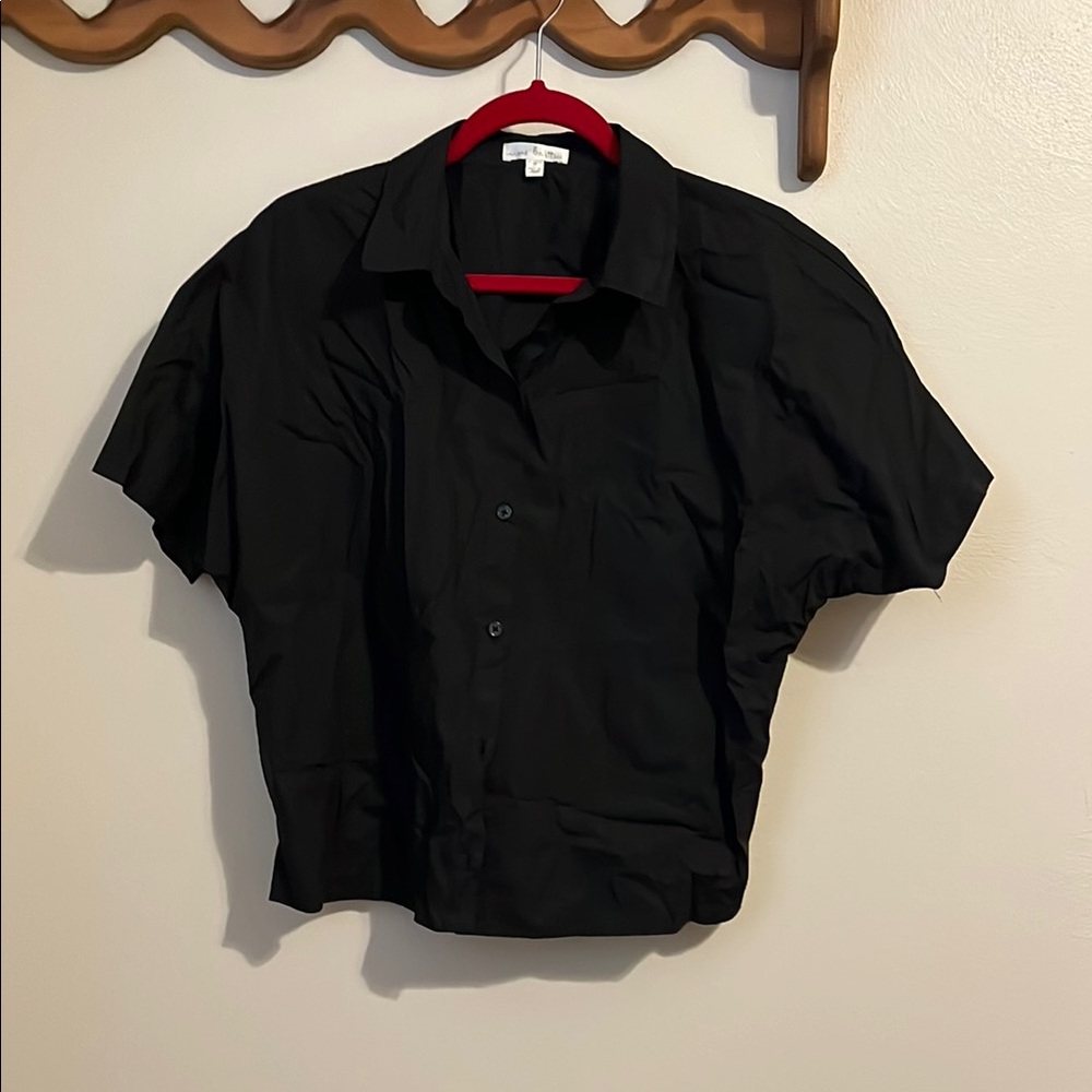 Black short sleeve boxy button up